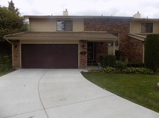 18645 Golfview Dr, Hazel Crest, IL 60429