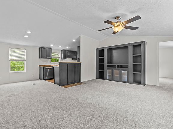 5th image of 1074 Jones Rd