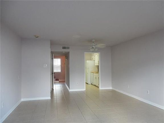 3rd image of 588 Oak Ave APT C