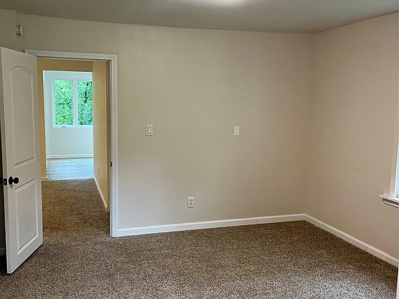 5th image of 15133 Eddy Lake Rd