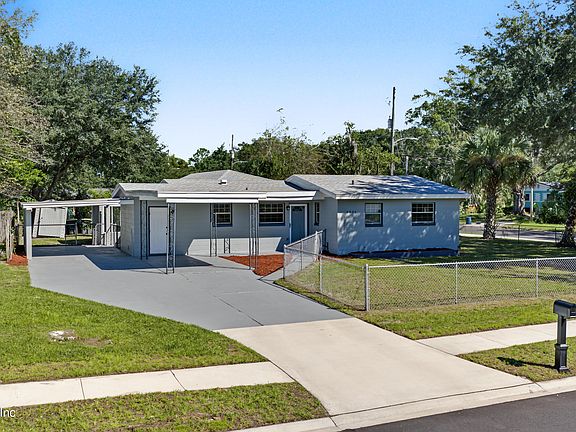 3rd image of 9035 DEVONSHIRE Boulevard