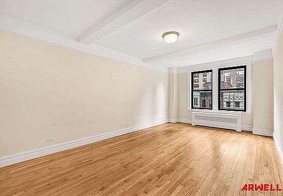 5th image of 242 E 72nd St #14D