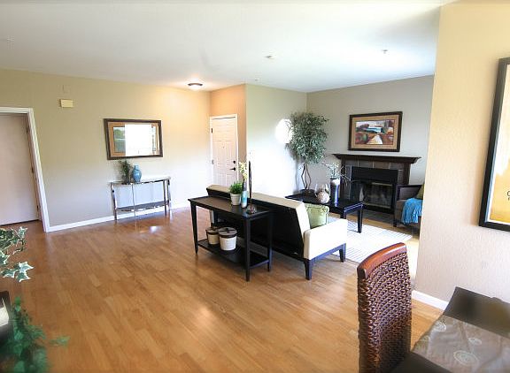 5th image of 825 Mountain View Dr APT 2