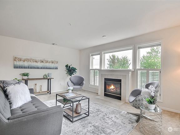 5th image of 22535 SE Highland Circle #203