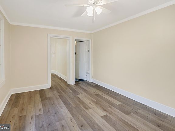 4th image of 504 N Washington St