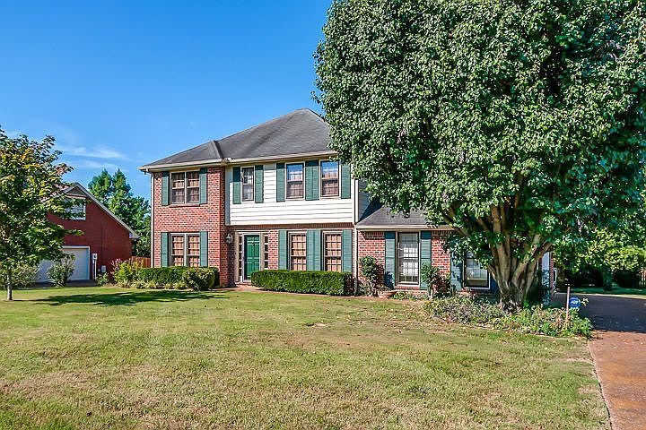 1st image of 830 Countrywood Dr