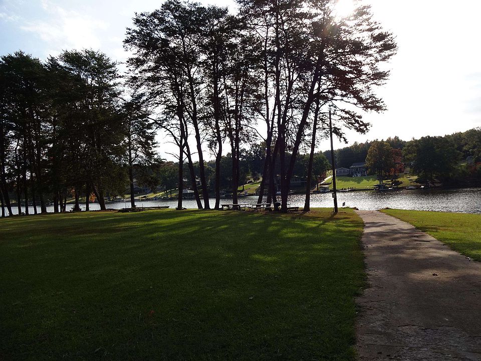 246 Lakefront Dr, Inman, SC 29349 Zillow