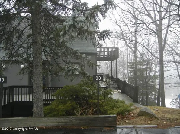 98 Cross Country Ln, Tannersville, PA 18372