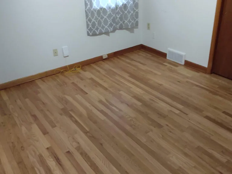 817 Lincoln St — Photo 7