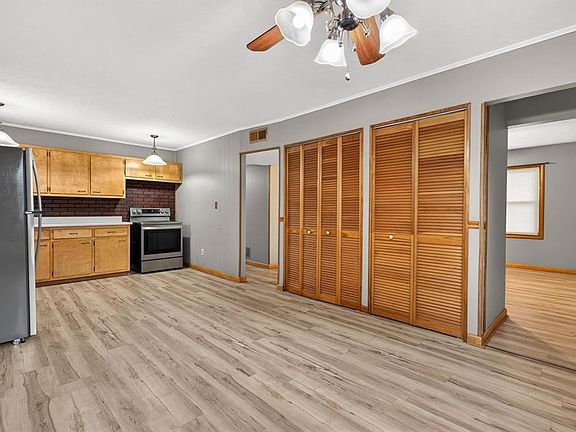5th image of 3001 E Yellowstone Dr