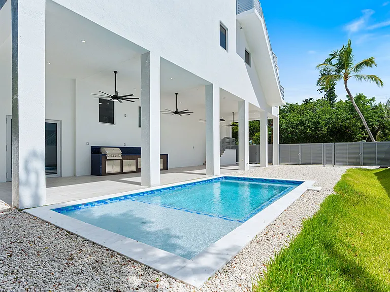 365 Buttonwood Shores Dr — Photo 5