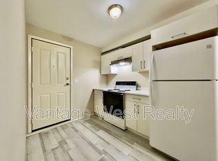 2189 Capistrano Dr Unit B, Kelowna, BC V1V 2A3