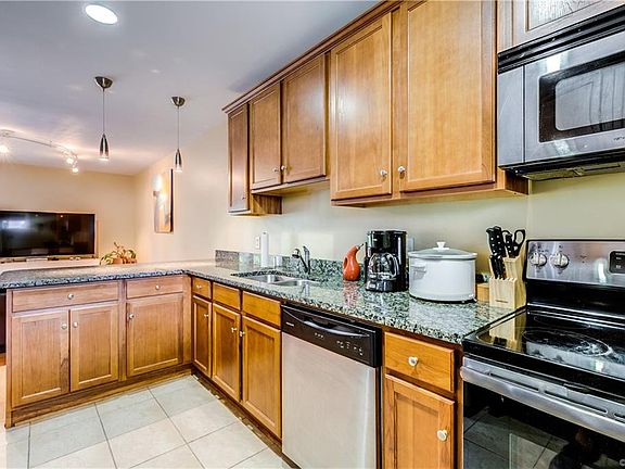 2nd image of 2100 Grove Ave APT 17