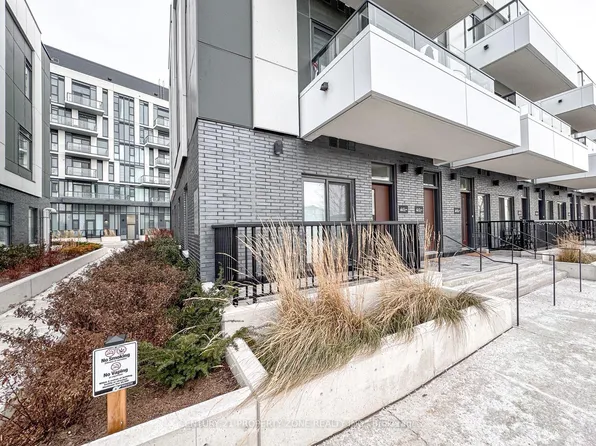 20 Lagerfeld Dr #6, Brampton, ON L7A 5L4