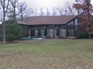 6653 White Oaks Club Rd, Freeburg, IL 62243