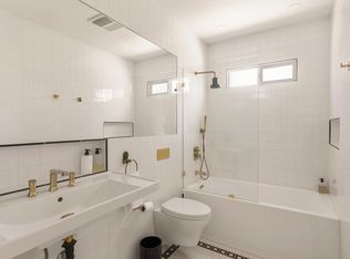 11525 Calvert St, North Hollywood, CA 91606