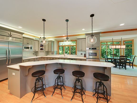 Kitchen / Breakfast Room