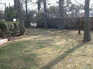 4th image of 32 Roseanne Dr