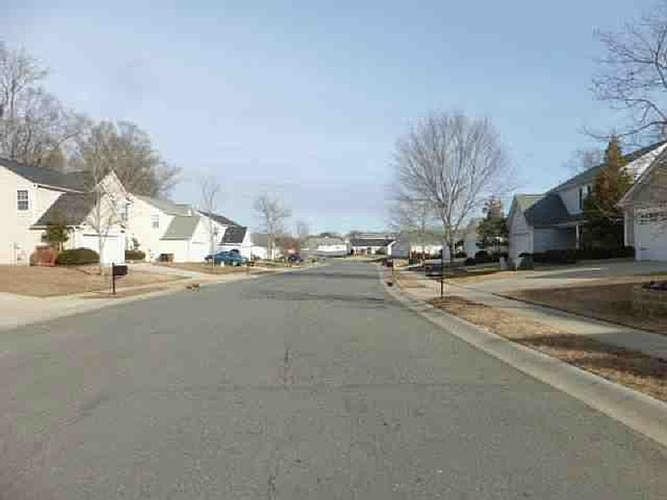 2nd image of 3611 Edgeview Dr