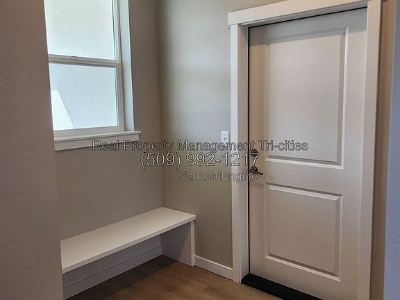 5th image of 3592 Stardust St