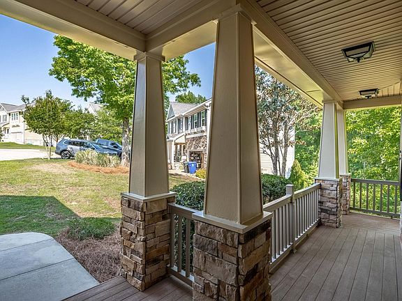 3rd image of 47 Waybrook Ct