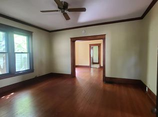 401 1/2 W Vine St, Champaign, IL 61820