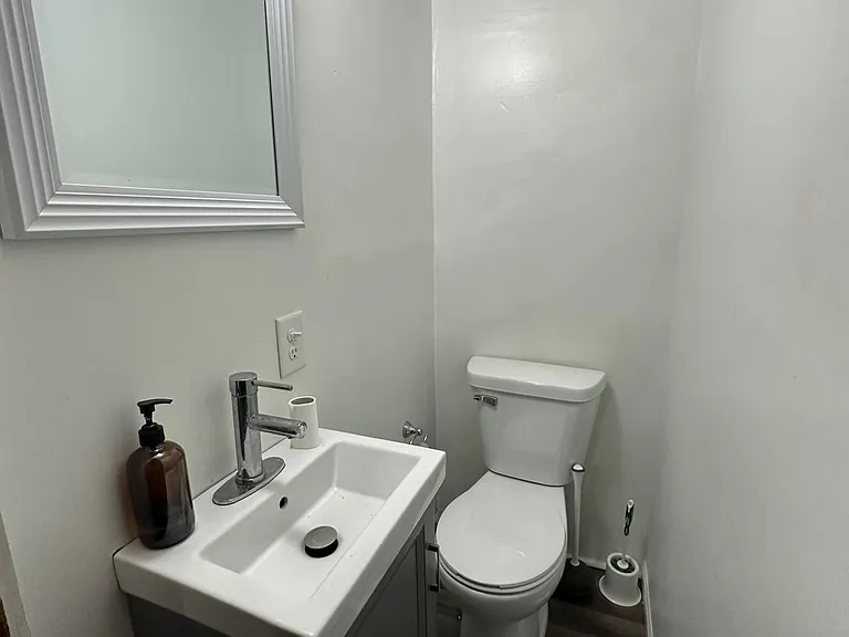 435 Ada St — Photo 8