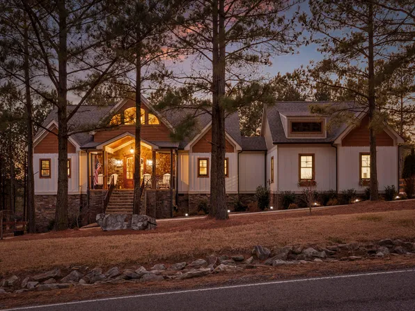 365 Lookout View Dr, Jasper, TN 37347