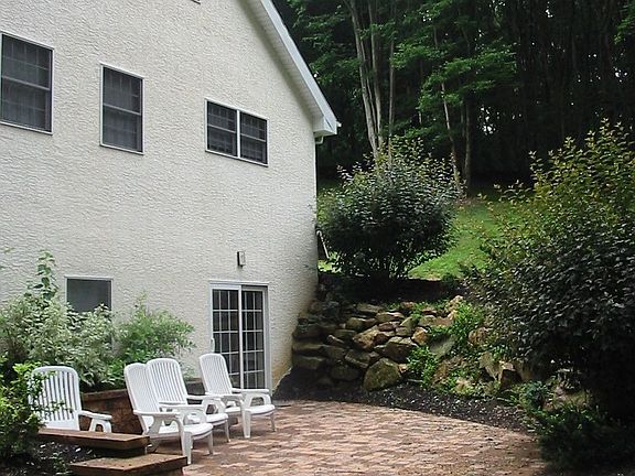 Basement Side Entrance/patio
