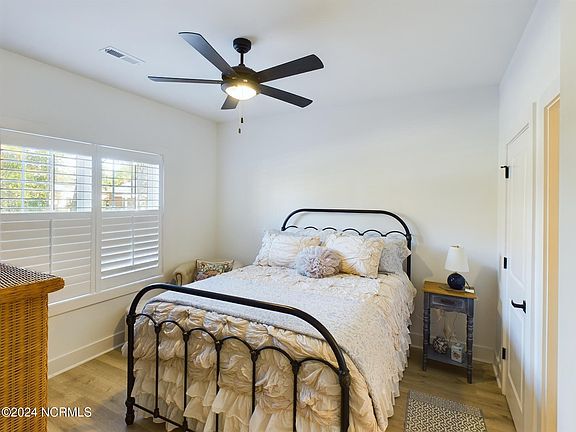 3rd image of 129 Lexington Lane