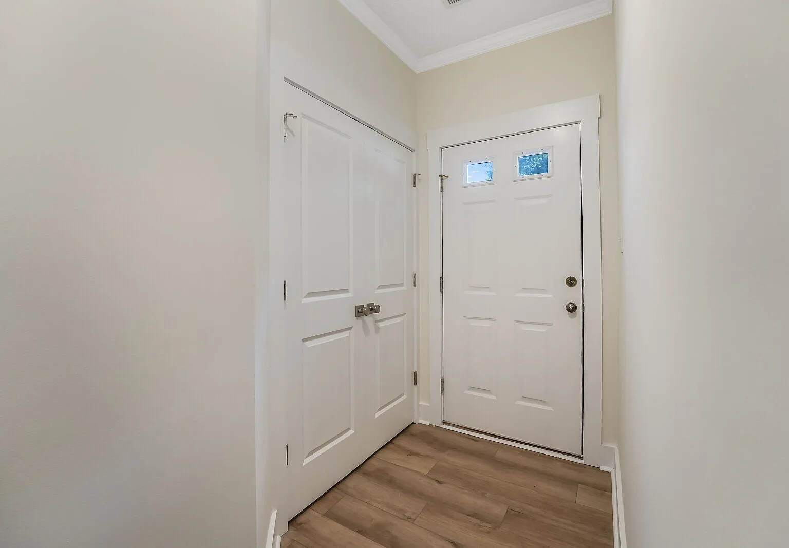 2 bed, 2.5 bath, 1320 sqft, $1,750 — Photo 3