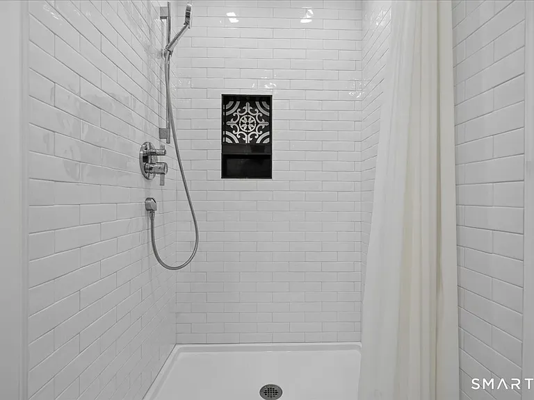 45 Richmond Ave — Photo 14