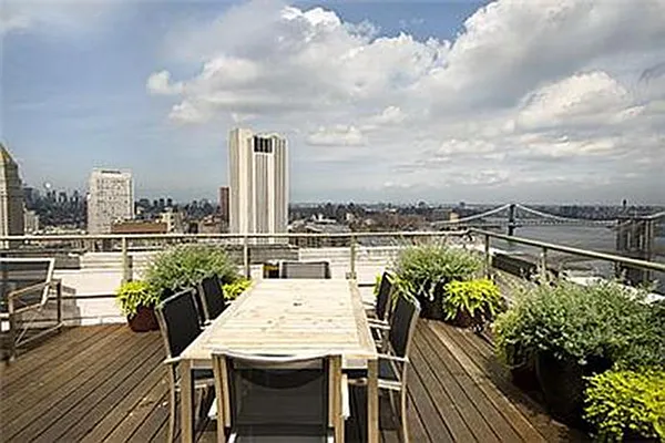 Rented by R New York | media 44