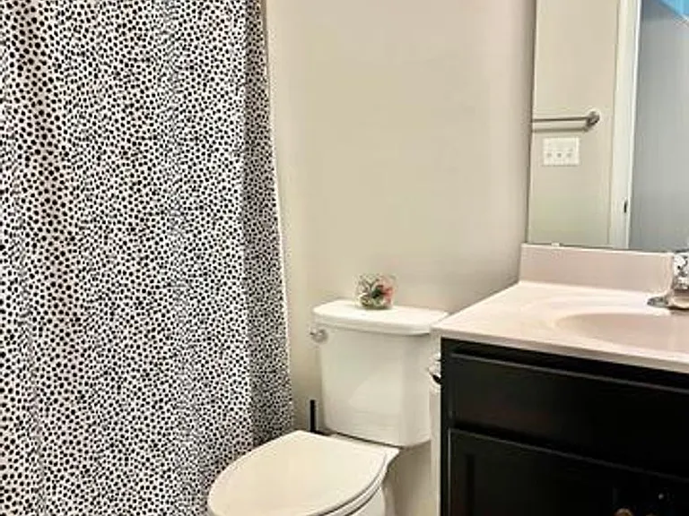 2209 Swallowtail Ln — Photo 11