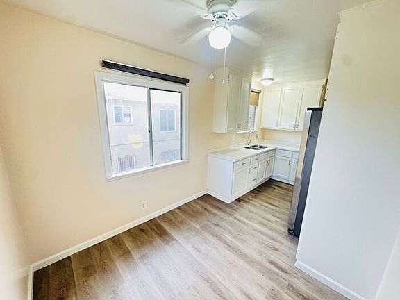 3rd image of 14758 Blythe St APT 4