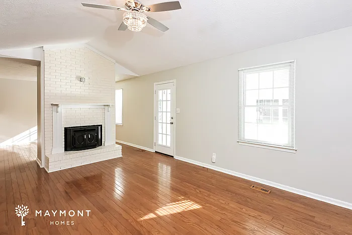 2989 Willowstone Dr — Photo 4