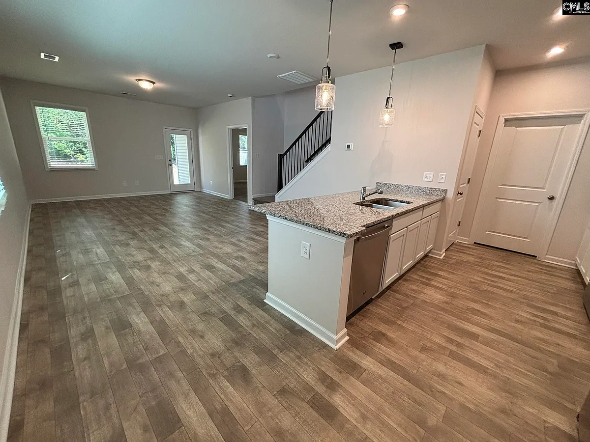 Building Photo - 424 Lady Liberty Way
