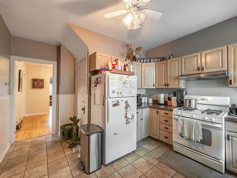 3450 N Leavitt St #1 — Photo 1