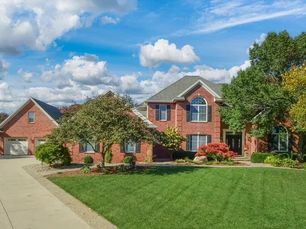 2 Windsong Way, Bloomington, IL 61704