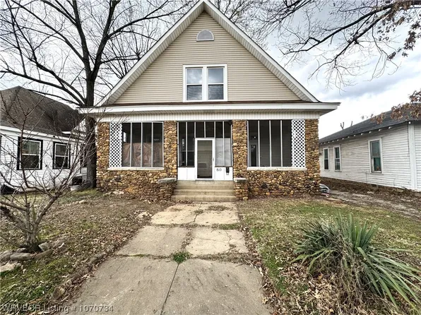 810 S 20th St, Fort Smith, AR 72901