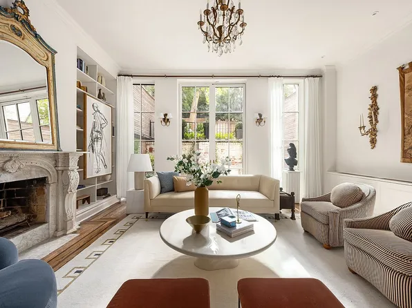 222 E 11th St Unit Garden, New York, NY 10003