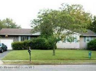1418 Brookfield Dr, Lakewood, NJ 08701