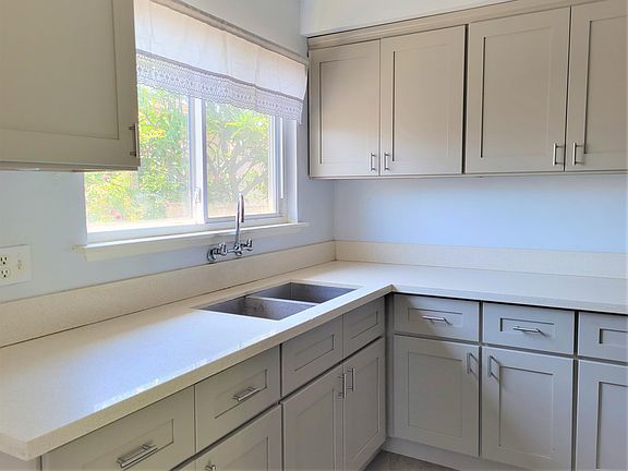2nd image of 13827 Cagliero St