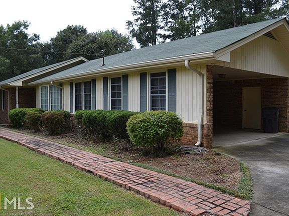4th image of 590 Oak Dr NW