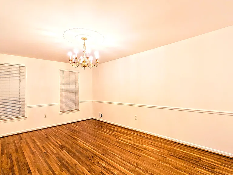 8835 Tuckerman Ln — Photo 16