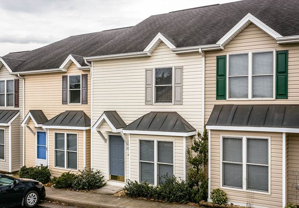 1st image of 856 Camelot Ln