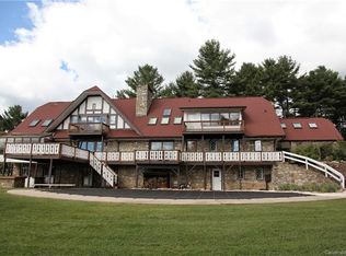 1192 Rabbit Skin Rd, Waynesville, NC 28785
