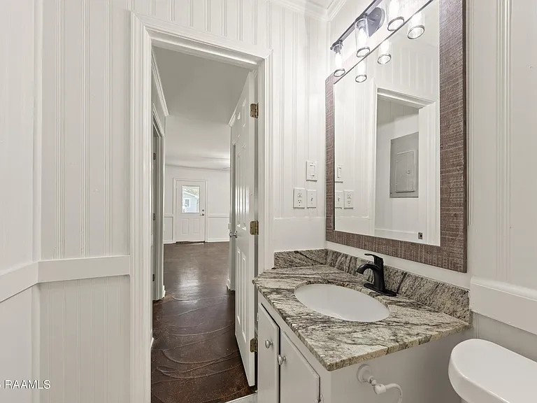 133 Woodrow St #A — Photo 18