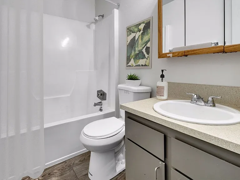 1204 S Euclid Ave — Photo 9