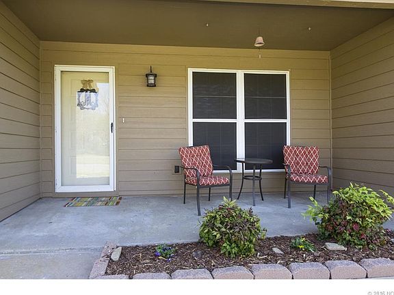 3rd image of 9823 S Rosewood Dr